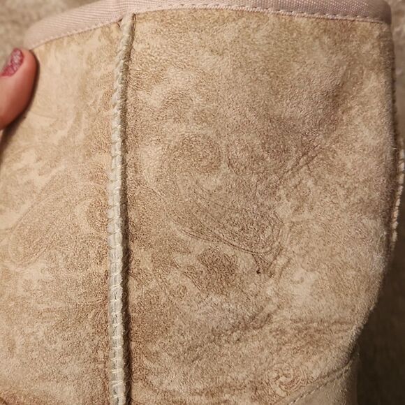 Ugg Classic Short Tan Suede Boots w/ Print "Sundance II" Size 7 - Picture 5 of 12